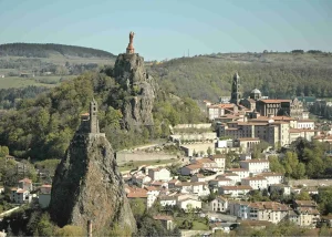 Agence Web Le Puy En Velay - Vue du ciel du Puy en Velay et de sa statue