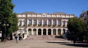 Agence web à Saint Etienne, Photo de l'Hotel de ville prise par Velvet - Travail Personnel, CC BY-SA 3.0